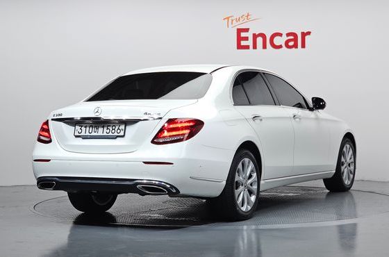 Mercedes-Benz E-Class E300 4MATIC Exclusive — пробег 95 210 км — фото 2 из 5