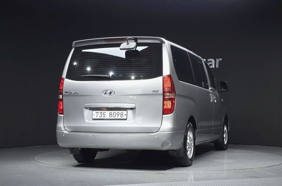 Hyundai Starex 11-Seater Wagon CVX Premium — пробег 162 006 км — фото 4 из 5