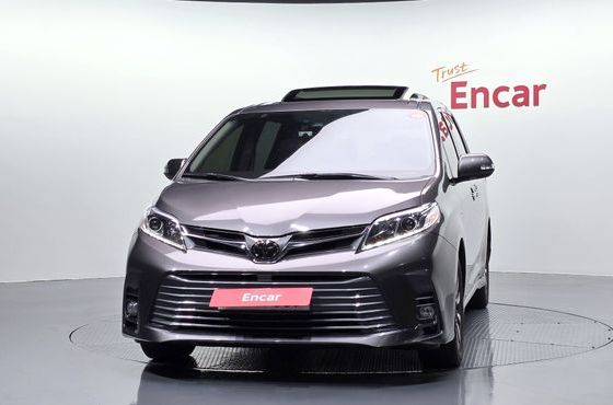 Toyota Sienna 3.5 AWD — пробег 16 678 км — фото 3 из 5