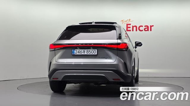Lexus RX Premium — пробег 6 458 км — фото 4 из 5