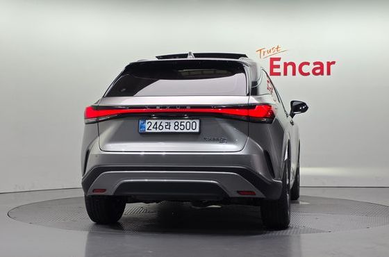 Lexus RX Premium — пробег 6 458 км — фото 4 из 5