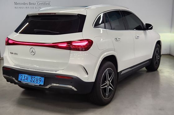 Mercedes-Benz EQA EQA250 AMG Line — пробег 180 км — фото 2 из 5