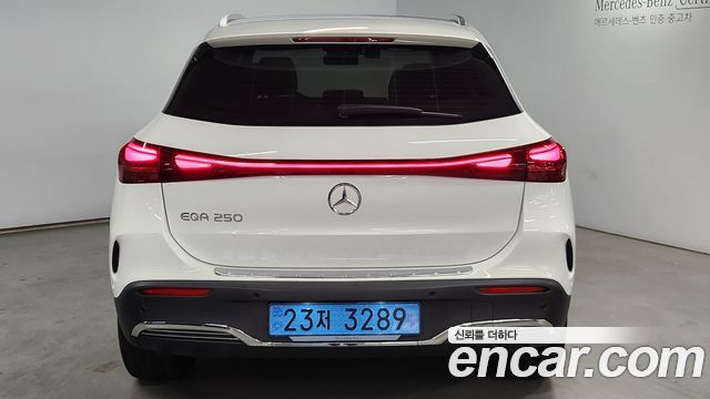 Mercedes-Benz EQA EQA250 AMG Line — пробег 180 км — фото 4 из 5