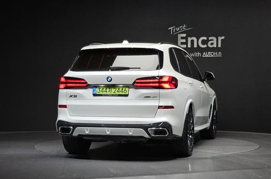 BMW X5 xDrive 40i M Sport — пробег 5 301 км — фото 4 из 5
