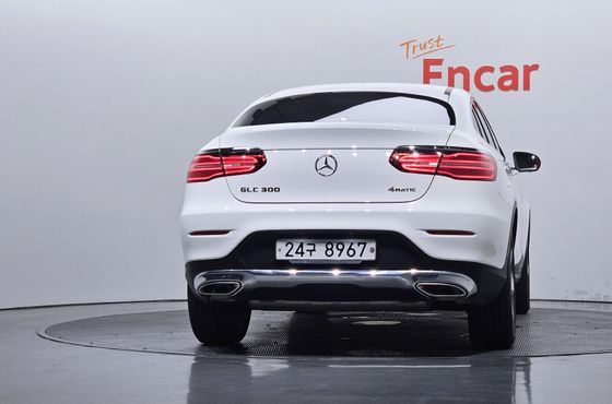 Mercedes-Benz GLC-Class GCL300 4MATIC Coupe — пробег 79 921 км — фото 4 из 5