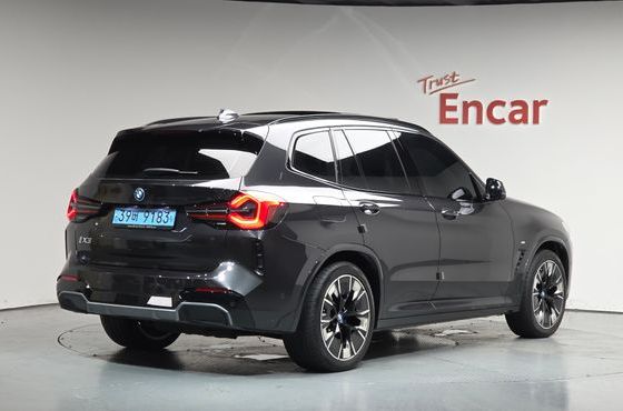 BMW iX3 M Sports — пробег 41 912 км — фото 2 из 5