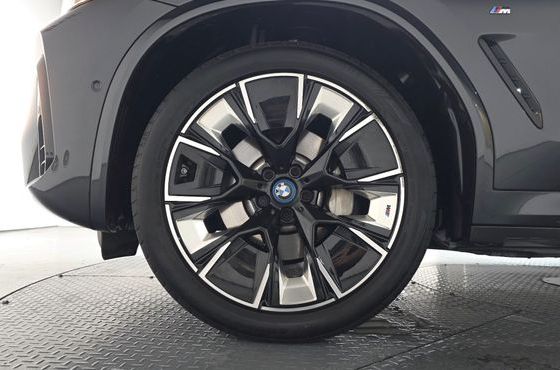 BMW iX3 M Sports — пробег 41 912 км — фото 5 из 5