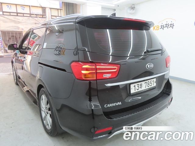 Kia Carnival из Кореи Encar