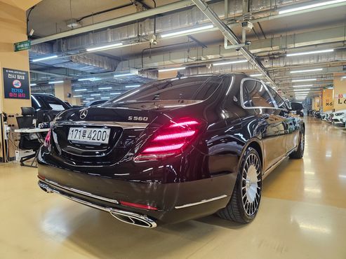 Mercedes-Benz S-Class Maybach S560 4MATIC — пробег 80 159 км — фото 4 из 5