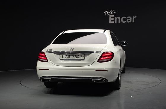 Mercedes-Benz E-Class E200 Avantgarde — пробег 109 047 км — фото 4 из 5