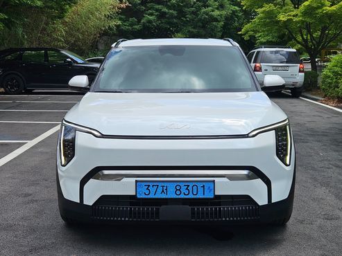Kia EV3 Long Range 2WD Earth — пробег 1 587 км — фото 1 из 5