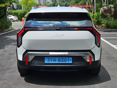 Kia EV3 Long Range 2WD Earth — пробег 1 587 км — фото 4 из 5