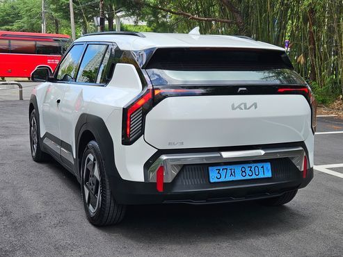 Kia EV3 Long Range 2WD Earth — пробег 1 587 км — фото 5 из 5