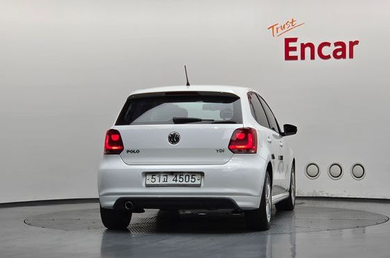 Volkswagen Polo 1.6 TDI R-Line 5th — пробег 72 974 км — фото 4 из 5