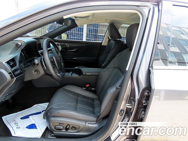 Lexus ES Executive — пробег 17 939 км — фото 5 из 5