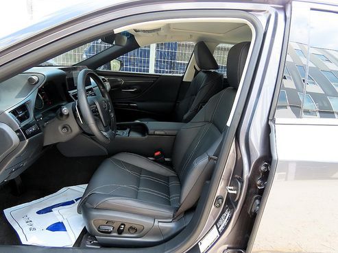 Lexus ES Executive — пробег 17 939 км — фото 5 из 5