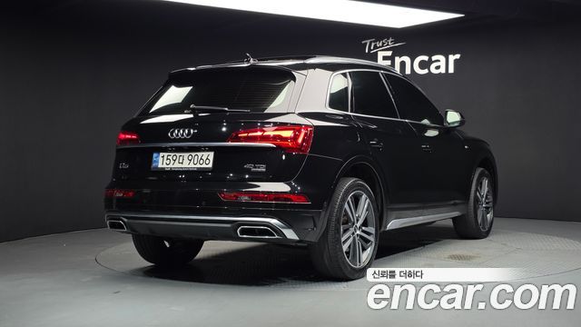 Audi Q5 40 TDI Quattro Premium — пробег 74 788 км — фото 2 из 5