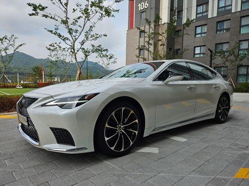 Lexus LS 3.5 Luxury — пробег 900 км — фото 2 из 5