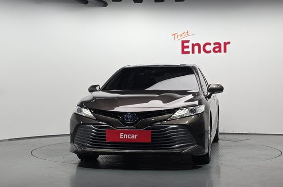 Toyota Camry 2.5 XLE Hybrid — пробег 75 755 км — фото 3 из 5