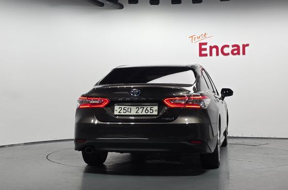 Toyota Camry 2.5 XLE Hybrid — пробег 75 755 км — фото 4 из 5