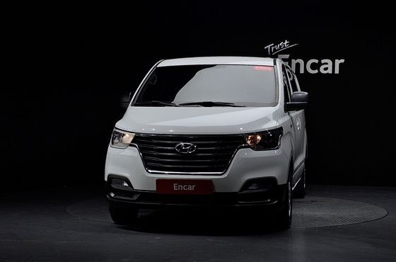 Hyundai Starex Van 5-Seater Style — пробег 117 904 км — фото 3 из 5
