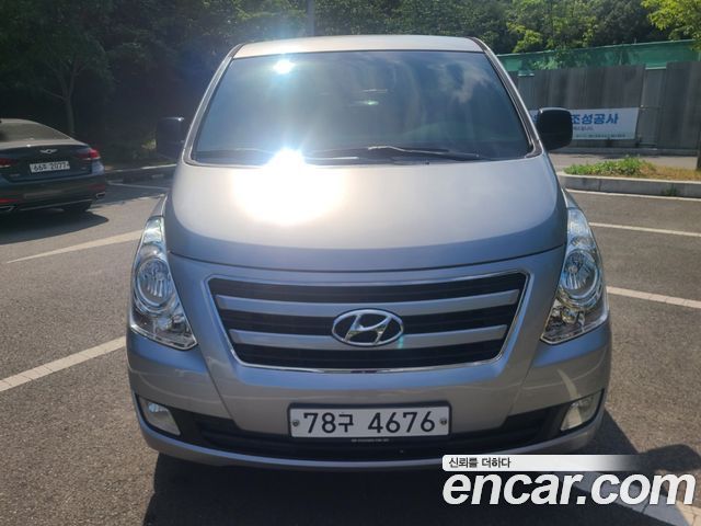 Hyundai Starex 11-Seater Wagon Smart — пробег 124 984 км — фото 2 из 5
