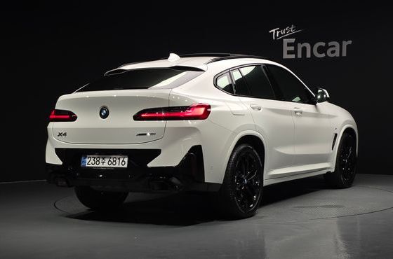 BMW X4 xDrive20i M Sport Pro Special Edition — пробег 10 124 км — фото 2 из 5