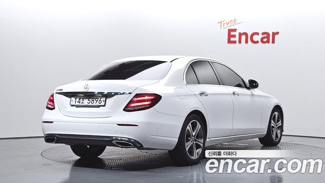 Mercedes-Benz E-Class из Кореи Encar