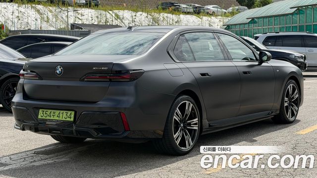 BMW i7 xDrive 60 Freeze Seoul Edition — пробег 5 635 км — фото 2 из 5