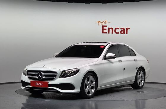 Mercedes-Benz E-Class E220d Avantgarde — пробег 106 448 км — фото 1 из 5