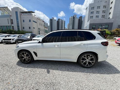 BMW X5 xDrive 30d M Sport — пробег 4 900 км — фото 5 из 5