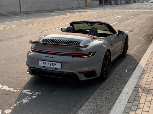 Porsche 911 Turbo S Cabriolet — пробег 15 220 км — фото 4 из 5