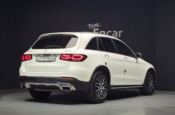Mercedes-Benz GLC-Class GLC300 4MATIC — пробег 122 845 км — фото 2 из 5