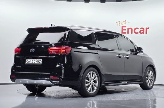 Kia Carnival Gasoline 9-Seater Noblesse Special — пробег 125 574 км — фото 2 из 5