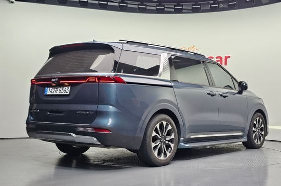Kia Carnival Gasoline 7-Seater Signature — пробег 71 425 км — фото 2 из 5