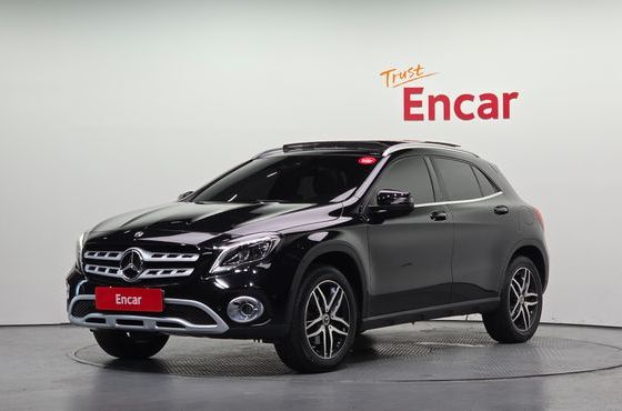 Mercedes-Benz GLA-Class GLA220 Premium — пробег 33 650 км — фото 1 из 5