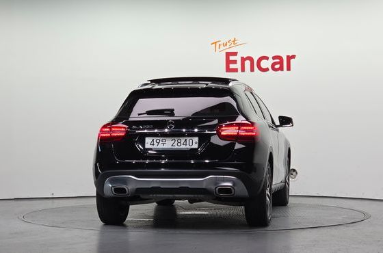 Mercedes-Benz GLA-Class GLA220 Premium — пробег 33 650 км — фото 4 из 5