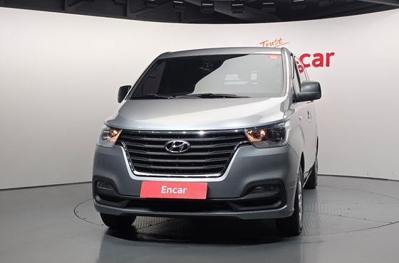 Hyundai Starex Van 3-Seater Smart — пробег 180 509 км — фото 3 из 5