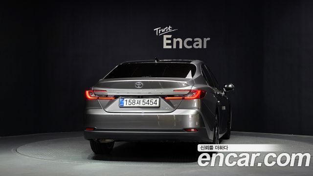 Toyota Camry 2.5 XLE Premium Hybrid — пробег 16 702 км — фото 4 из 5