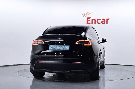 Tesla Model Y Long Range AWD — пробег 93 836 км — фото 4 из 5