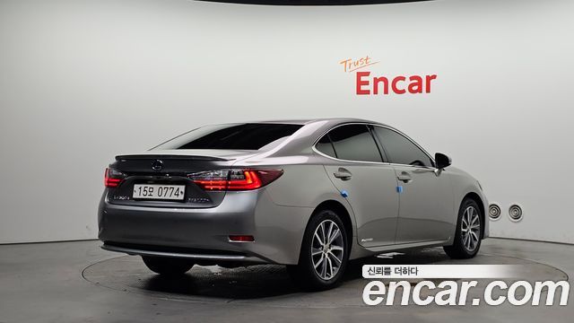 Lexus ES Supreme XV60 — пробег 96 034 км — фото 2 из 5
