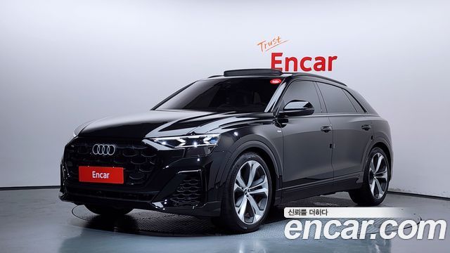 Audi Q8 55 TFSI Quattro Premium — пробег 8 010 км — фото 1 из 5