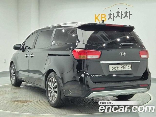Kia Carnival из Кореи Encar