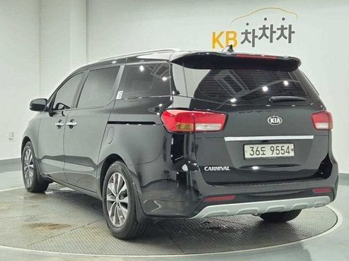 Kia Carnival 9-seater Luxury — пробег 166 029 км — фото 2 из 5