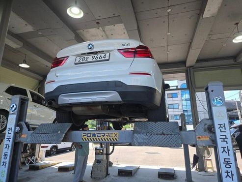 BMW X4 xDrive20d — пробег 207 359 км — фото 2 из 3