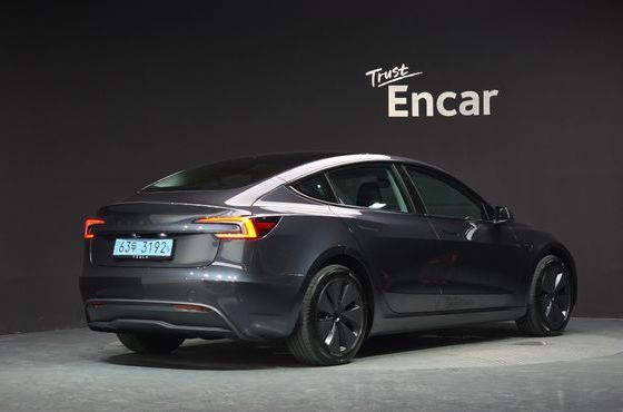 Tesla Model 3 Premium Long Range RWD — пробег 1 325 км — фото 2 из 5