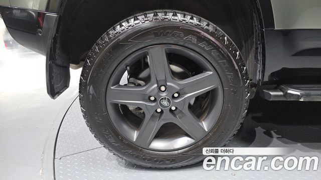 Land Rover Defender 110 P300 X-Dynamic SE — пробег 49 397 км — фото 5 из 5