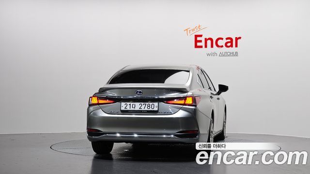 Lexus ES Luxury Plus — пробег 117 425 км — фото 4 из 5