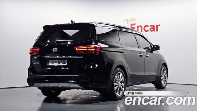 Kia Carnival из Кореи Encar