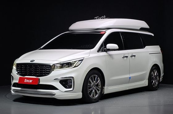 Kia Carnival 9-Seater Hi-Limousine Noblesse Special — пробег 118 675 км — фото 1 из 5